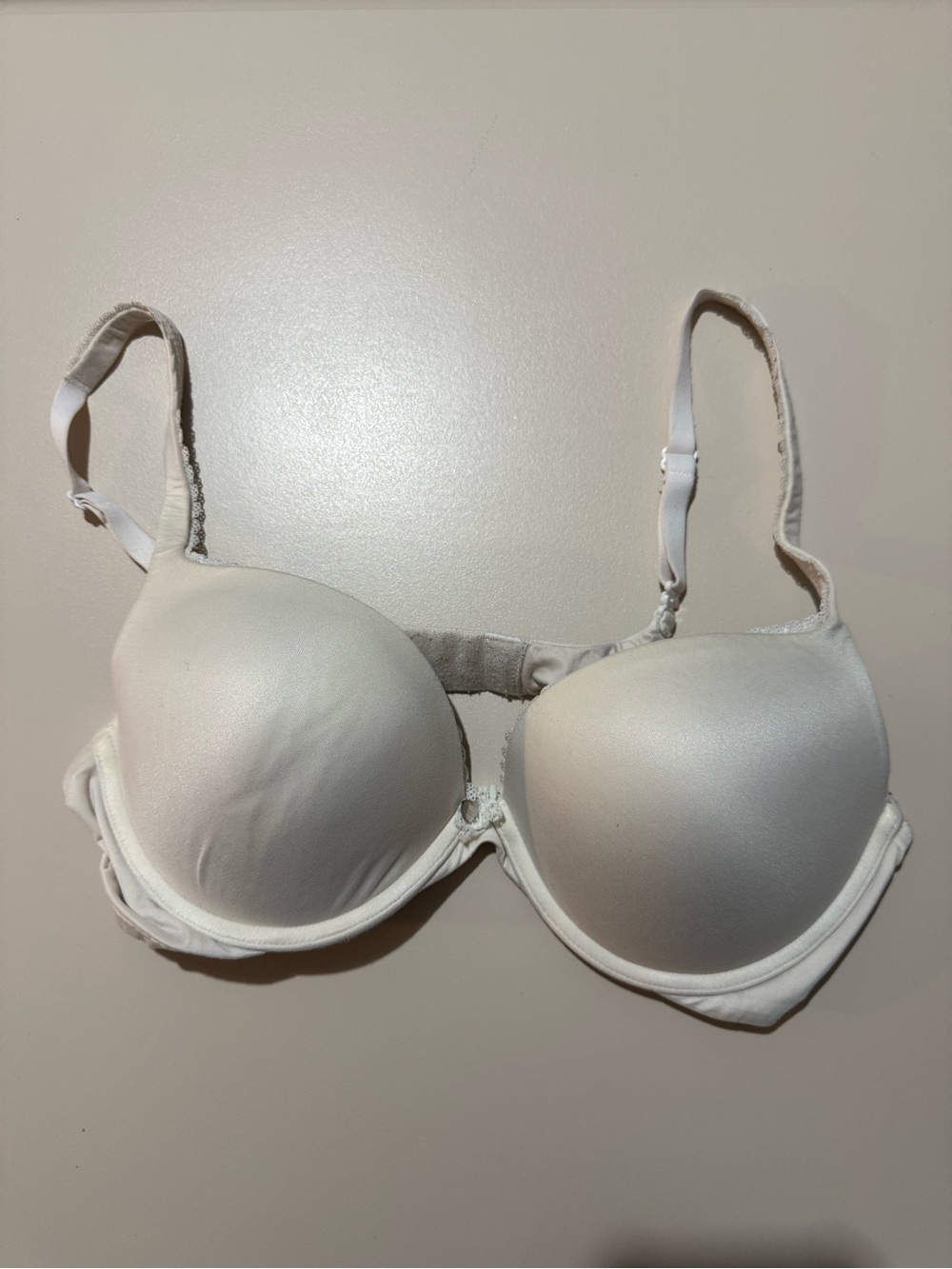 Victoria's Secret Smooth Padded Bra in Ivory